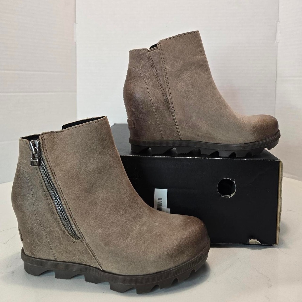 Sorel Joan of Arctic Wedge III Zip ankle boots winter NL3365-240 size 6.5 US